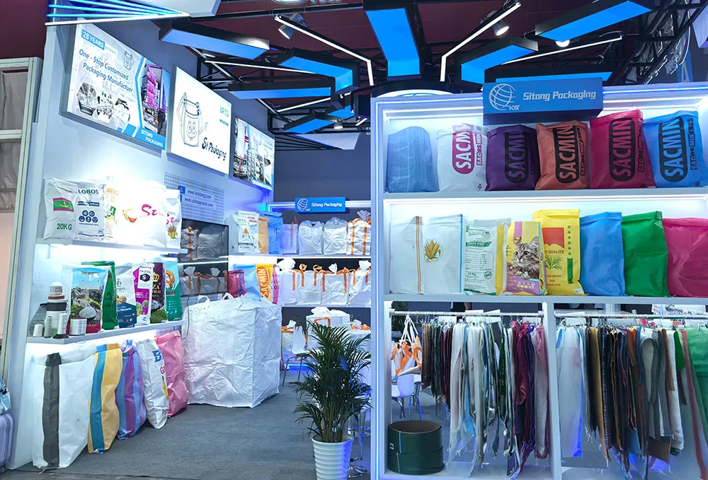 SITONG PACKAGING booth displaying PP woven bags and FIBC bags at the 139th Canton Fair